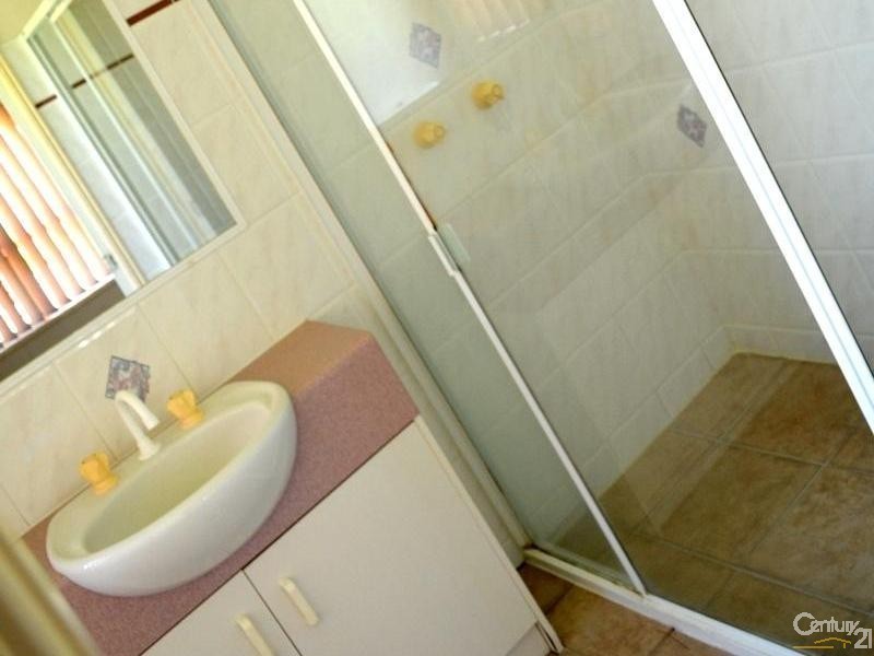 17 Witney Street, Telina QLD 4680