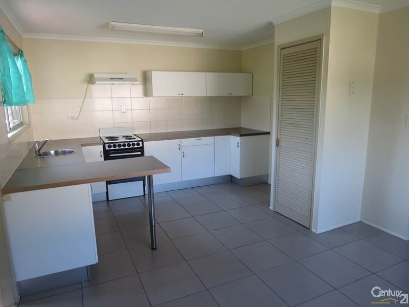 7 Harrier Avenue, New Auckland QLD 4680