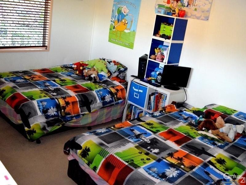 6 Beale Street, West Gladstone QLD 4680