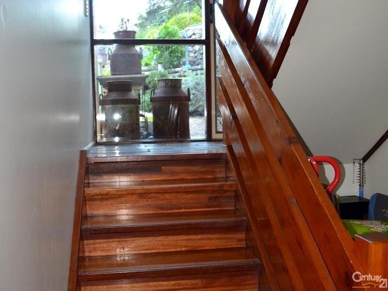 6 Beale Street, West Gladstone QLD 4680