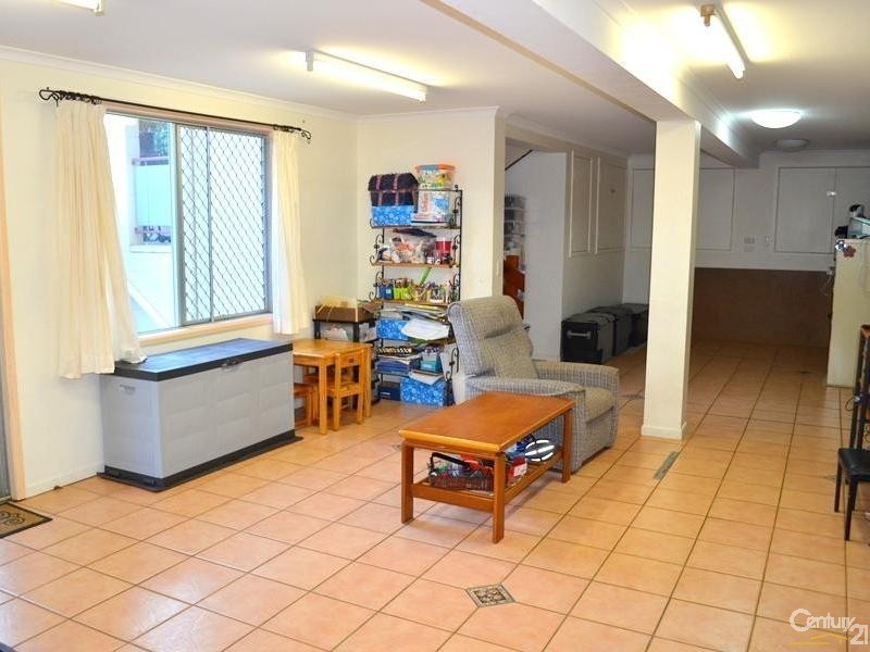 6 Beale Street, West Gladstone QLD 4680