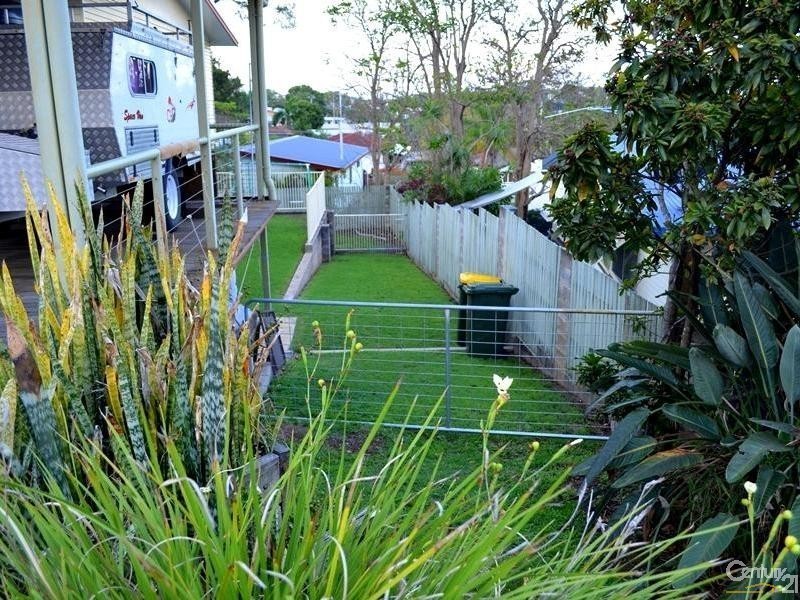 6 Beale Street, West Gladstone QLD 4680