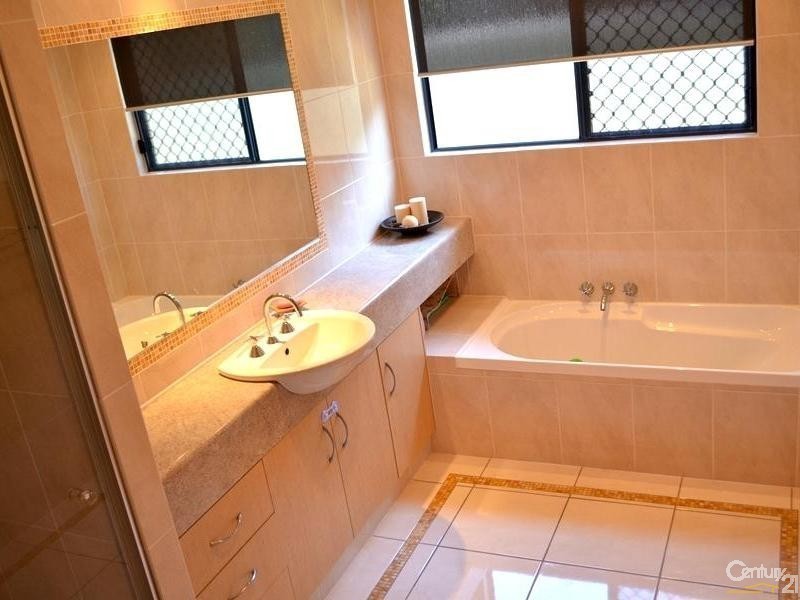 4 Schooner Street, Tannum Sands QLD 4680