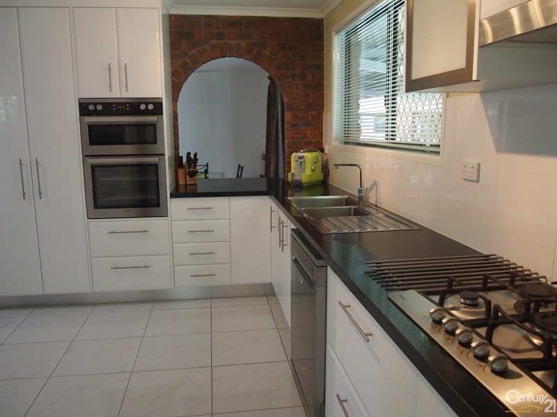 17 Silverton Drive, Tannum Sands QLD 4680