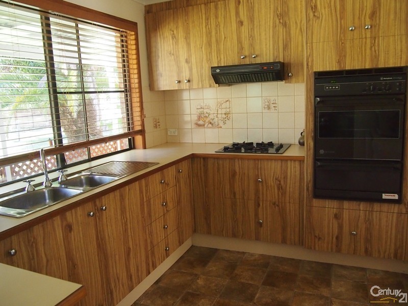 17 Silverton Drive, Tannum Sands QLD 4680