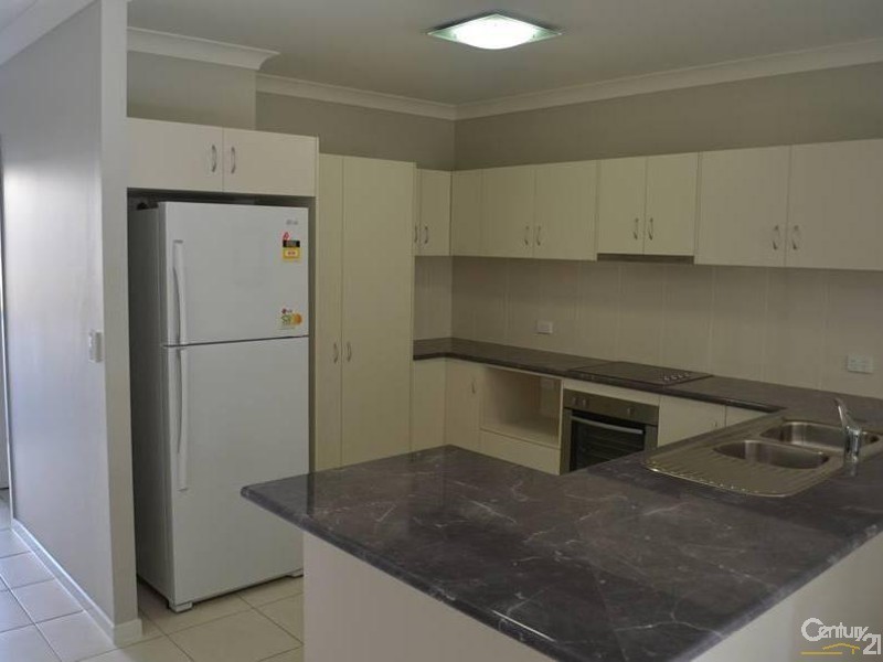 4/214-216 Oaka Street, South Gladstone QLD 4680