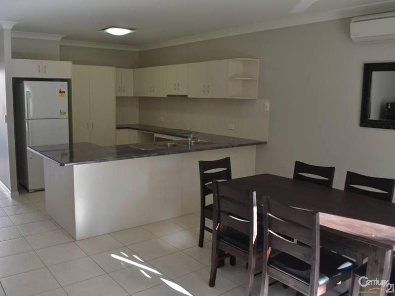 4/214-216 Oaka Street, South Gladstone QLD 4680