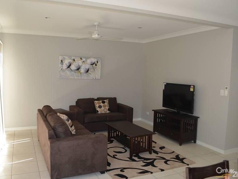 4/214-216 Oaka Street, South Gladstone QLD 4680