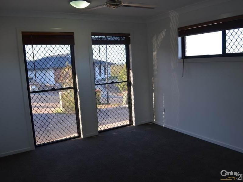 3 Eucalyptus Place, Kirkwood QLD 4680