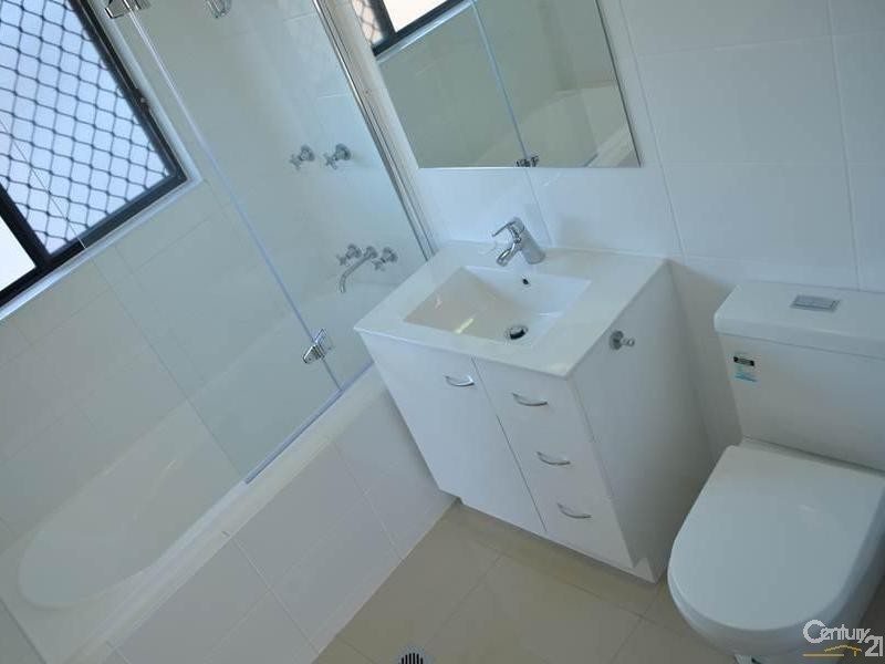 3 Eucalyptus Place, Kirkwood QLD 4680