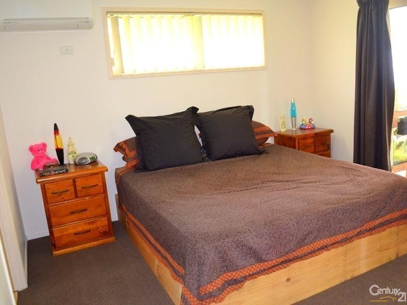 6 Parsons Place, New Auckland QLD 4680