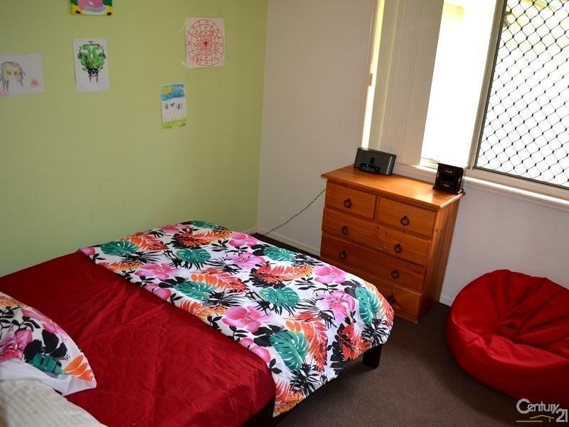 6 Parsons Place, New Auckland QLD 4680