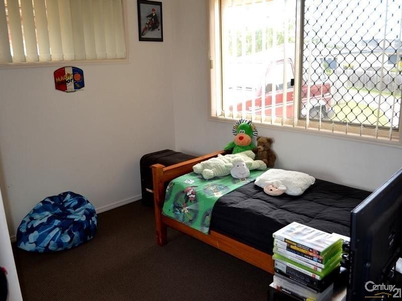 6 Parsons Place, New Auckland QLD 4680