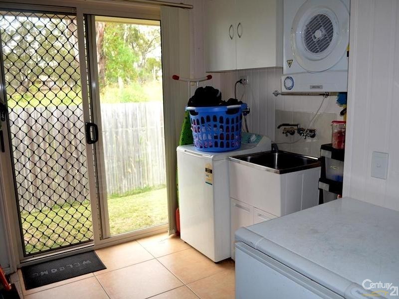 6 Parsons Place, New Auckland QLD 4680