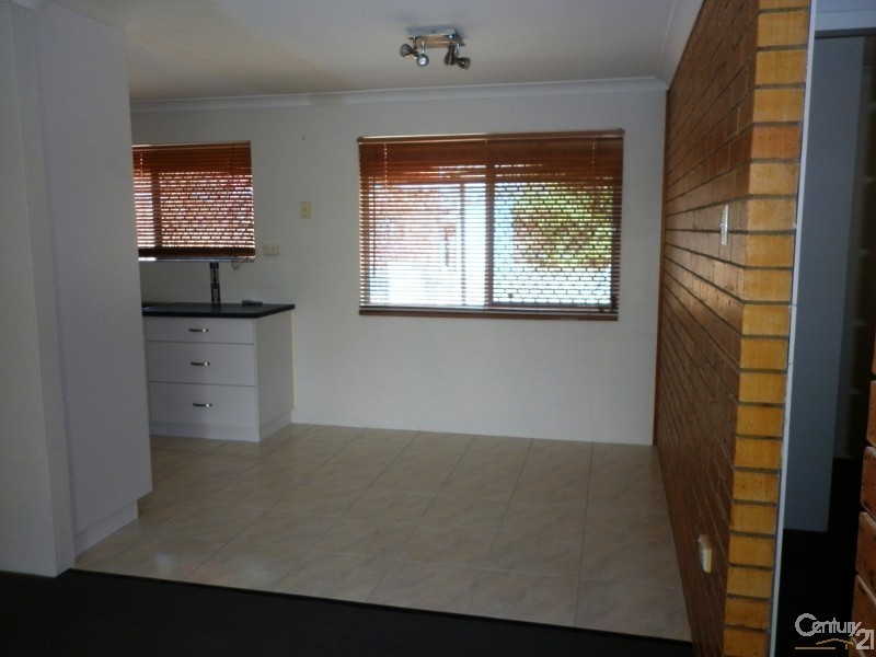 2/15  Carinya Drive, Clinton QLD 4680