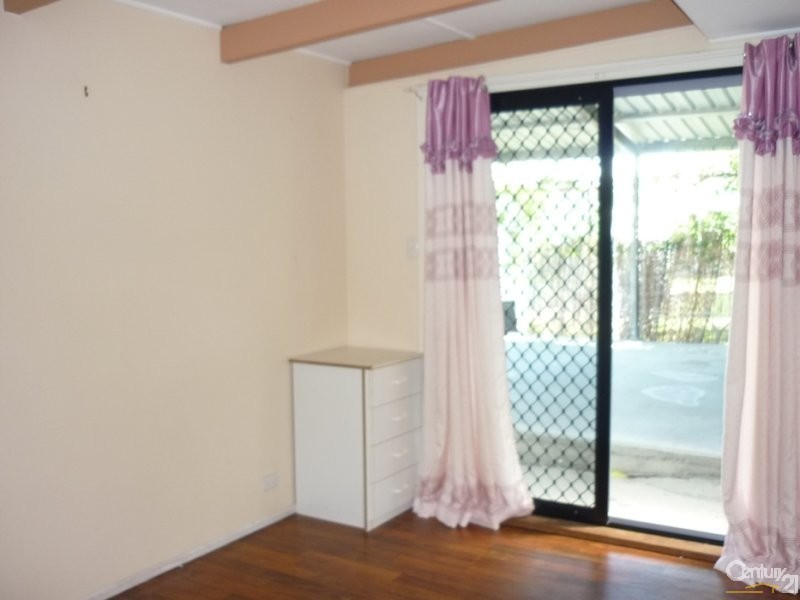 9  Gladstone Street, Mount Larcom QLD 4695