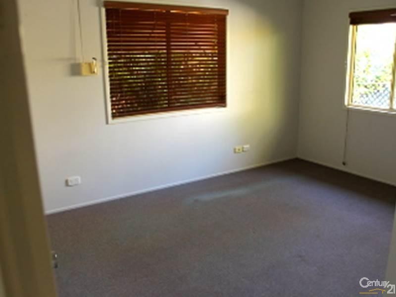 95 Malpas Street, Boyne Island QLD 4680