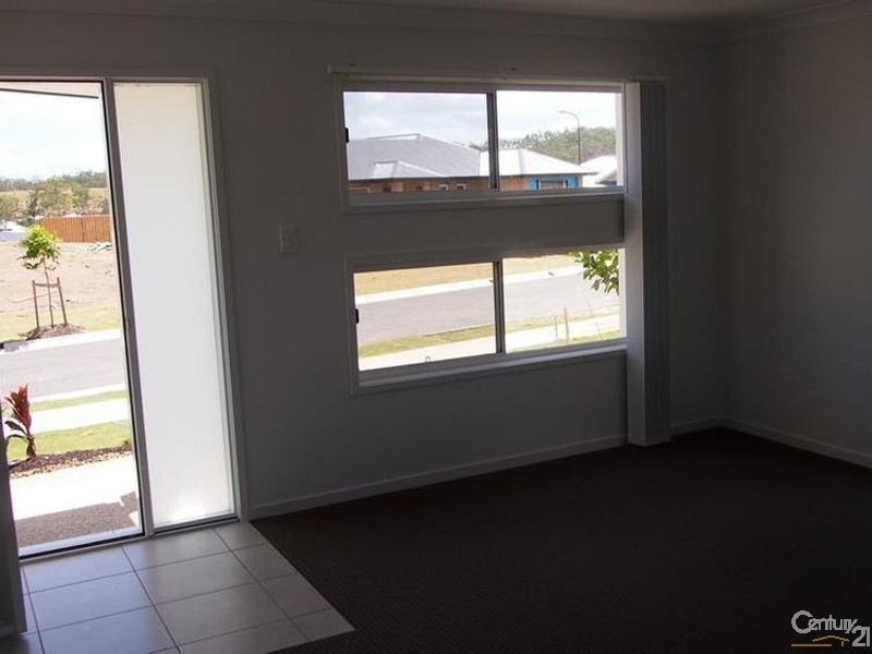 7 Lenthall Street Riverstone Rise, Boyne Island QLD 4680