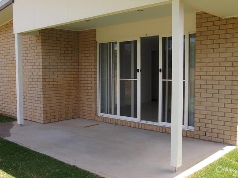 7 Lenthall Street Riverstone Rise, Boyne Island QLD 4680