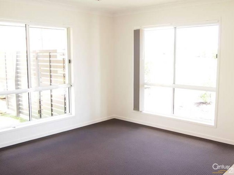 5 Numalia Lane Riverstone Rise, Boyne Island QLD 4680