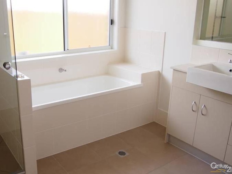 5 Numalia Lane Riverstone Rise, Boyne Island QLD 4680