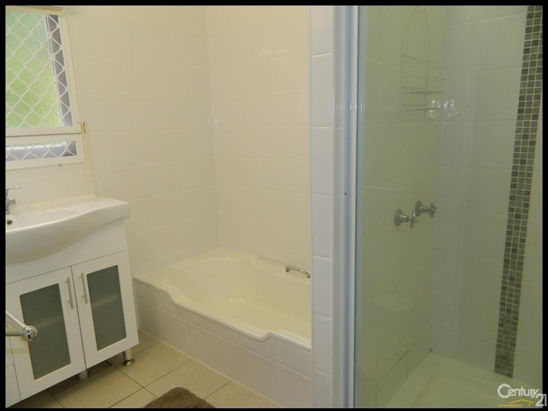 27 Rossella Street, West Gladstone QLD 4680