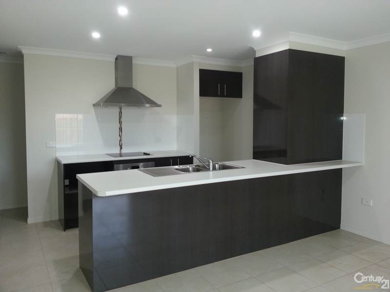 7 Bragg Court, Kirkwood QLD 4680