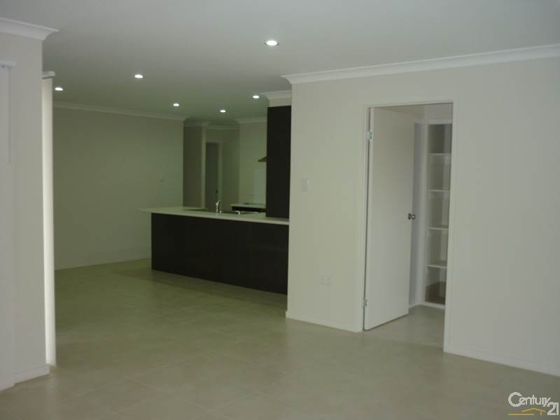 7 Bragg Court, Kirkwood QLD 4680