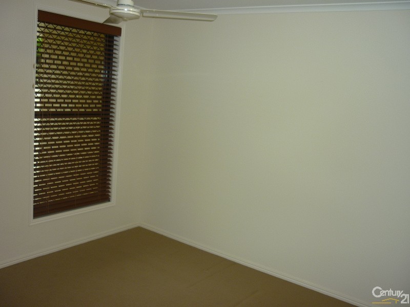 13 Leslie Street, Clinton QLD 4680