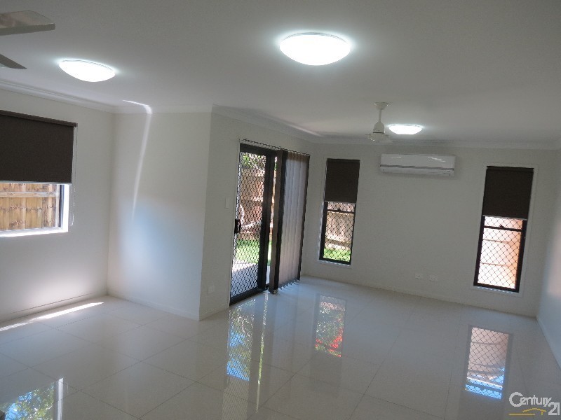 2/97 Toolooa Street, Gladstone QLD 4680