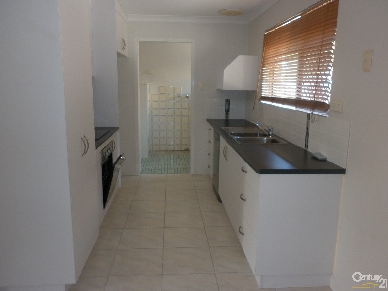 2/15 Carinya Drive, Clinton QLD 4680