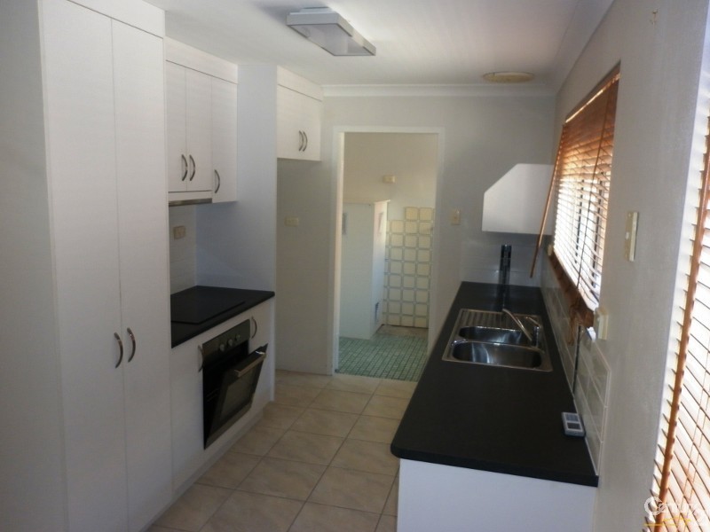 2/15 Carinya Drive, Clinton QLD 4680