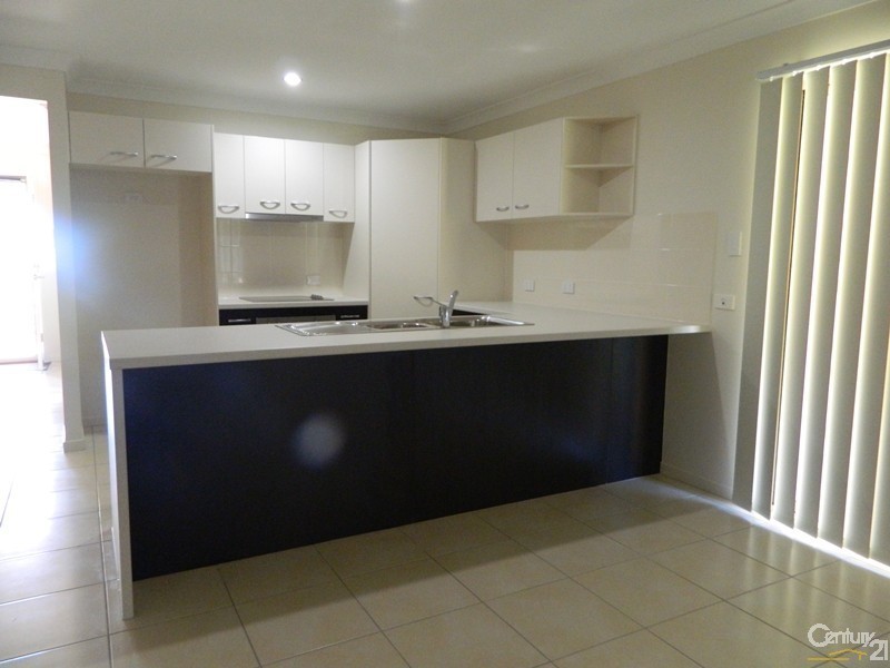 30 Broadwater Place, New Auckland QLD 4680