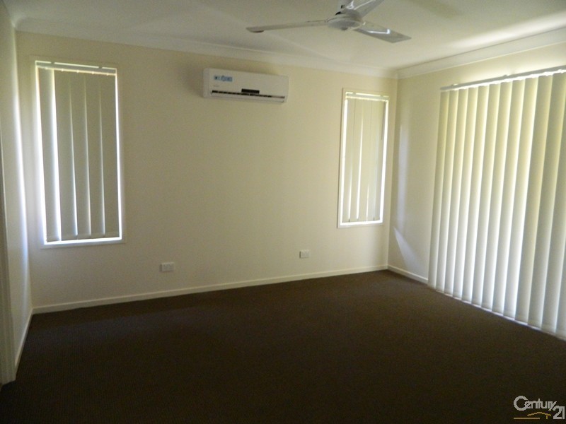 30 Broadwater Place, New Auckland QLD 4680