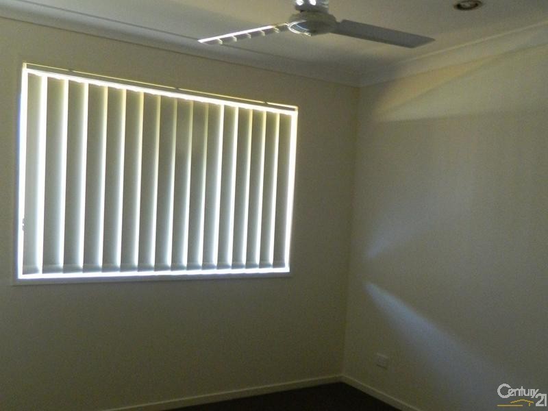 30 Broadwater Place, New Auckland QLD 4680