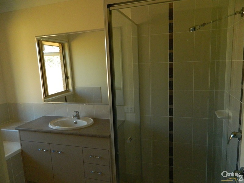 30 Broadwater Place, New Auckland QLD 4680