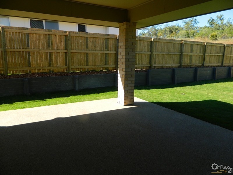 30 Broadwater Place, New Auckland QLD 4680