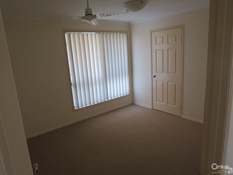 94 Emmadale Drive, New Auckland QLD 4680