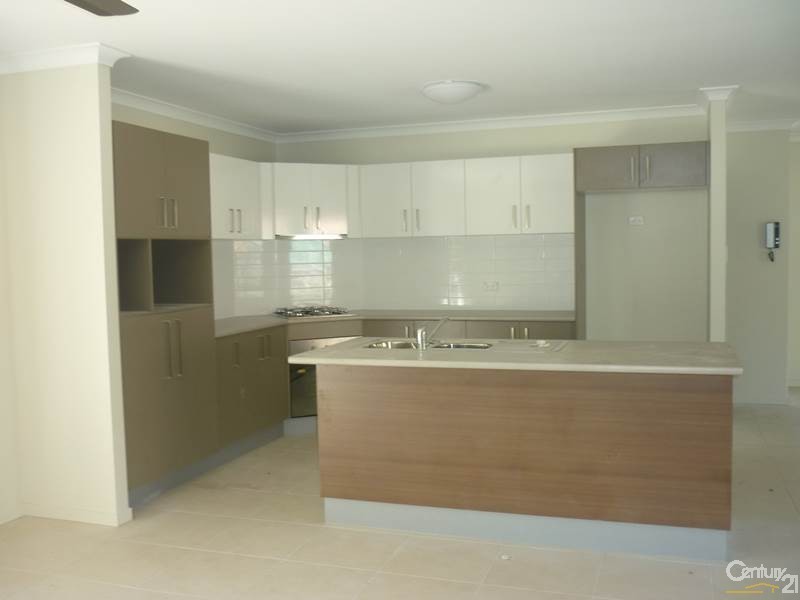 32 Briffney Street, Kirkwood QLD 4680