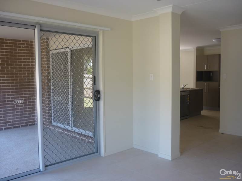 32 Briffney Street, Kirkwood QLD 4680