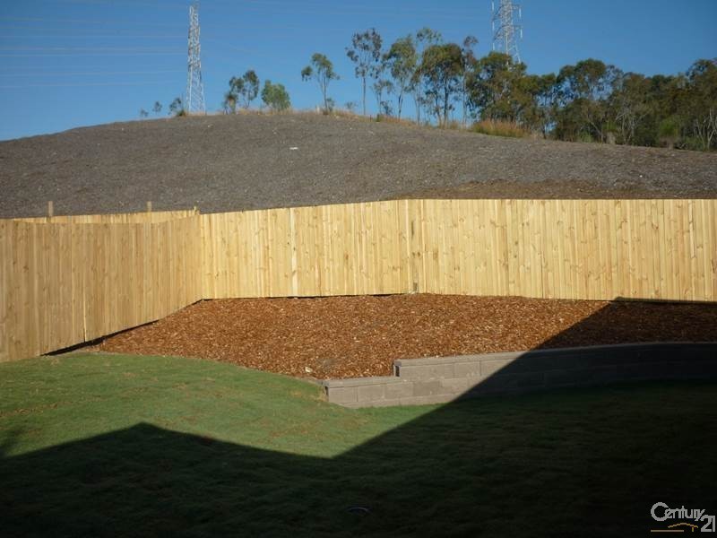 32 Briffney Street, Kirkwood QLD 4680