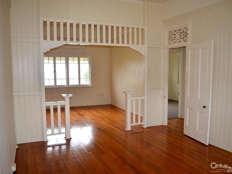 9 Pier Street, South Gladstone QLD 4680