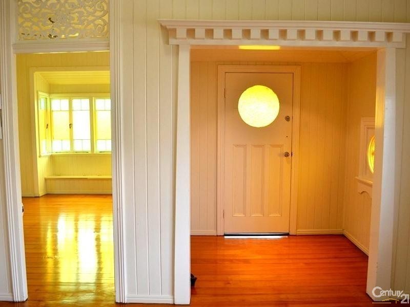 9 Pier Street, South Gladstone QLD 4680