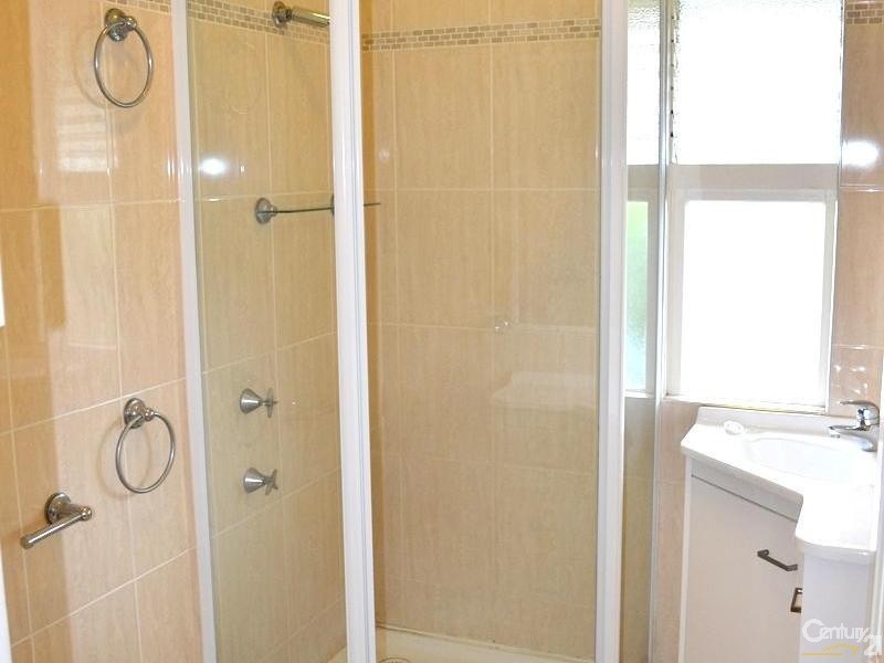 9 Pier Street, South Gladstone QLD 4680