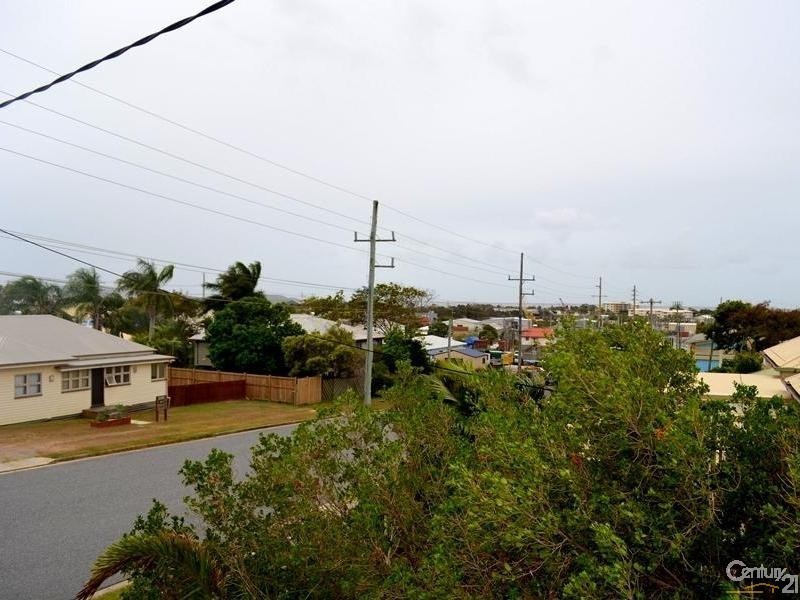 9 Pier Street, South Gladstone QLD 4680