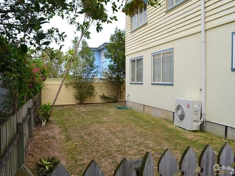 9 Pier Street, South Gladstone QLD 4680