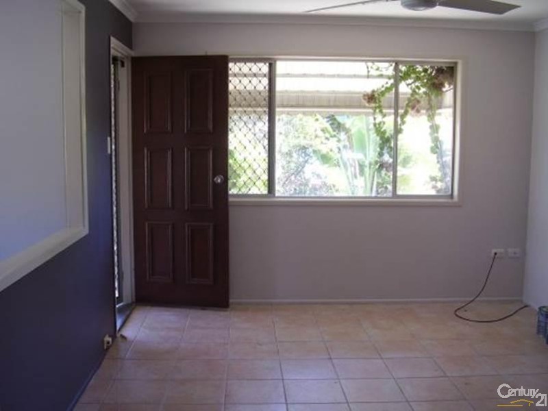 33 Wistari Street, Clinton QLD 4680
