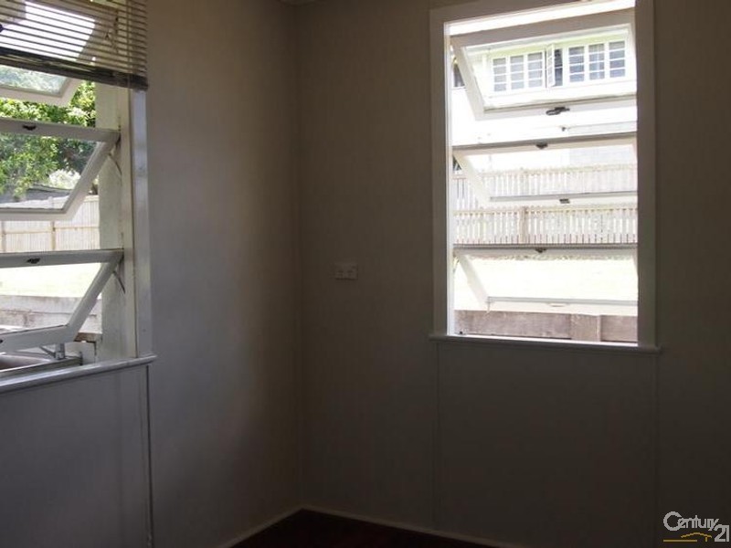 1 Bismark Street, Mount Larcom QLD 4695