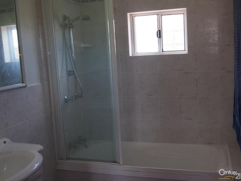 1 Bismark Street, Mount Larcom QLD 4695