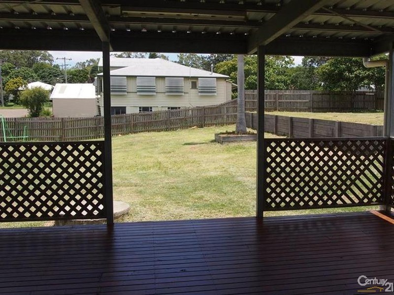 1 Bismark Street, Mount Larcom QLD 4695